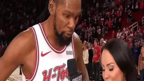 英超声明：新赛季特定赛事持续倡导跪拜，坚决抵制种族主义与歧视。